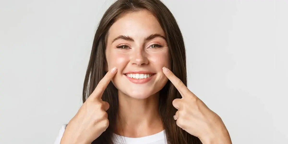 You are currently viewing What Your Smile Says About You Before You Speak